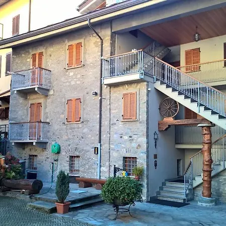 Mansarda Via Chanoux * サン・ヴァンサン